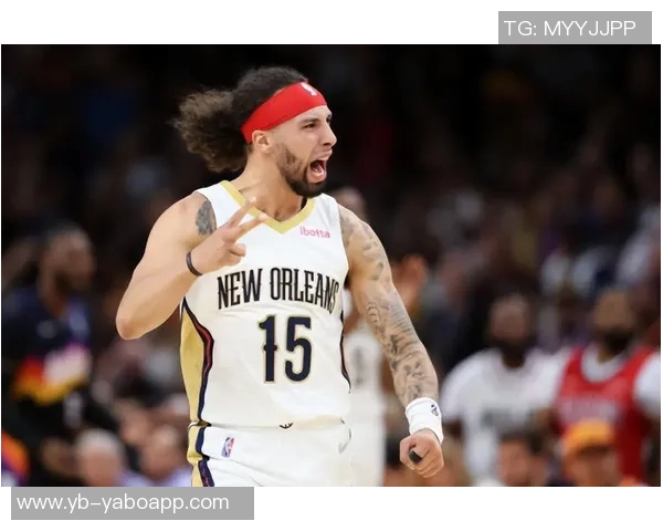 阿尔瓦拉多拼抢受伤迅速回更衣室后再度重返赛场展现顽强精神